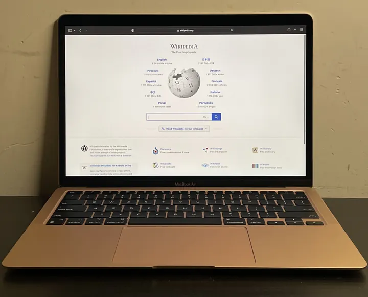 MacBook Air M1 - zdjęcie modelu